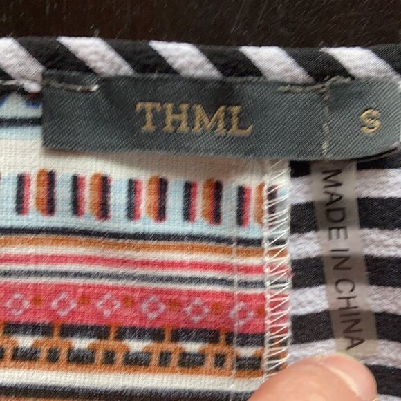 ANTHROPOLOGY THML scallop back top black striped crisp short sleeve multi Small - Picture 8 of 13